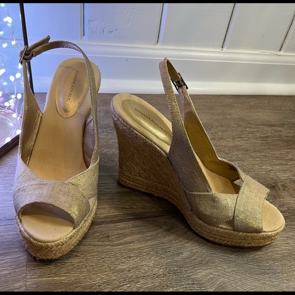Banana Republic Gold Wedges